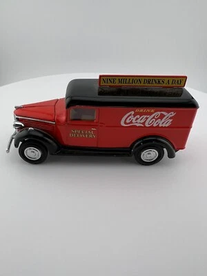 MATCHBOX COLLECTIBLES YPC02-M 1937 GMC COCA COLA DELVIERY VAN, USED. Vintage Car - Image 1 of 4