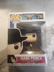 Diana Prince w/ Ice Cream #230 - Picture 1 of 5