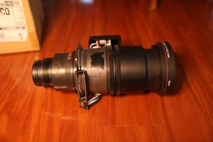 Barco R9862010 HB TLD+ Zoom HD (1.39-1.8):1 / HB TLD+ Zoom SXGA+ (1.5-2.0):1 Pro - Imagen 1 de 12