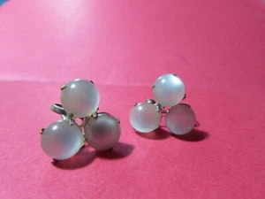 VINTAGE 1/2" round clip earrings w/3 opaque/white beads - Picture 1 of 4