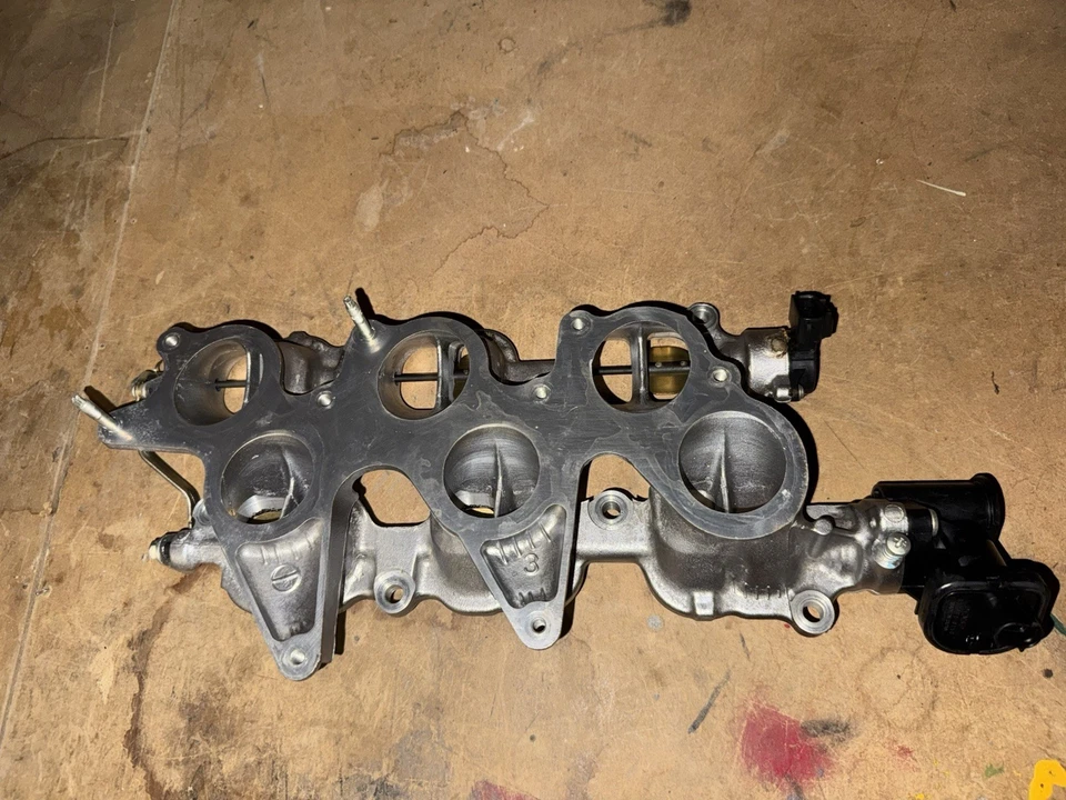 Lower Intake Manifold With Intake Runner Control For 2015 Lexus GS300 - Image 1 of 4