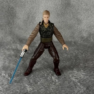 "Figura de Anakin Skywalker 2001 Star Wars Attack of the Clones 4"" con sable (Hasbro)" - Imagen 1 de 6
