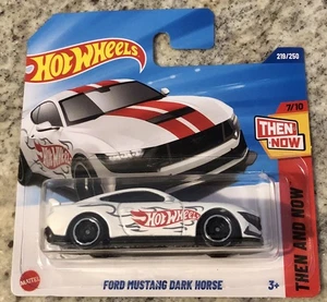 Hot Wheels FORD MUSTANG DARK HORSE BIANCA 2025 1:64 - Foto 1 di 2