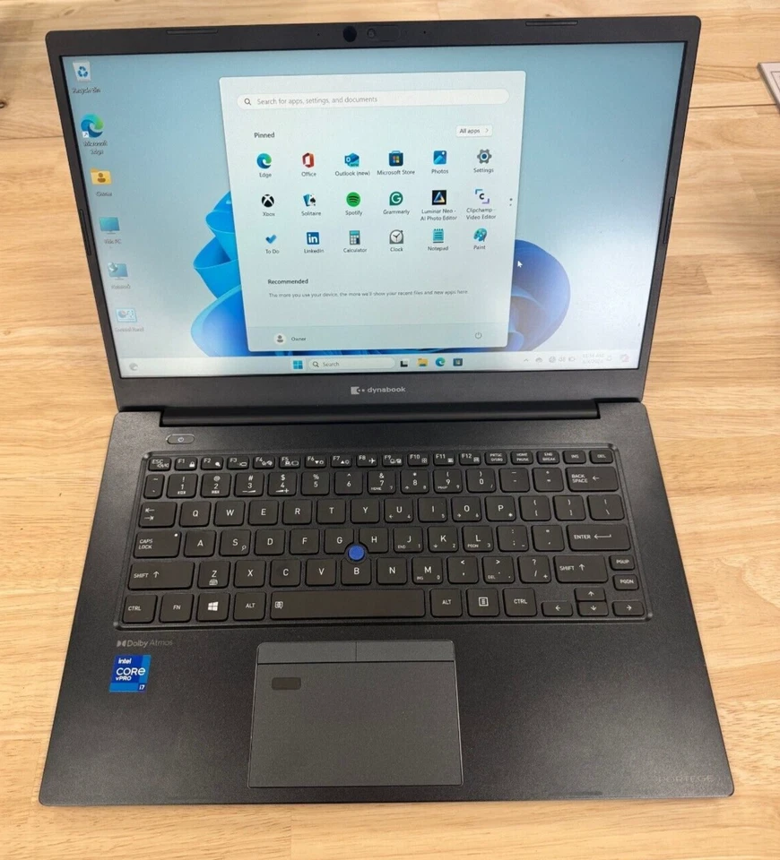 Toshiba Portege X40-J i7 CPU 11ª Generación 1 TB Estado Sólido 32 GB RAM 14" Juegos Foto 1 de 4