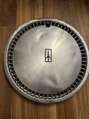 Oldsmobile Delta 88 1980 tapacubos completo cubierta de rueda 80 solamente Foto 1 de 4