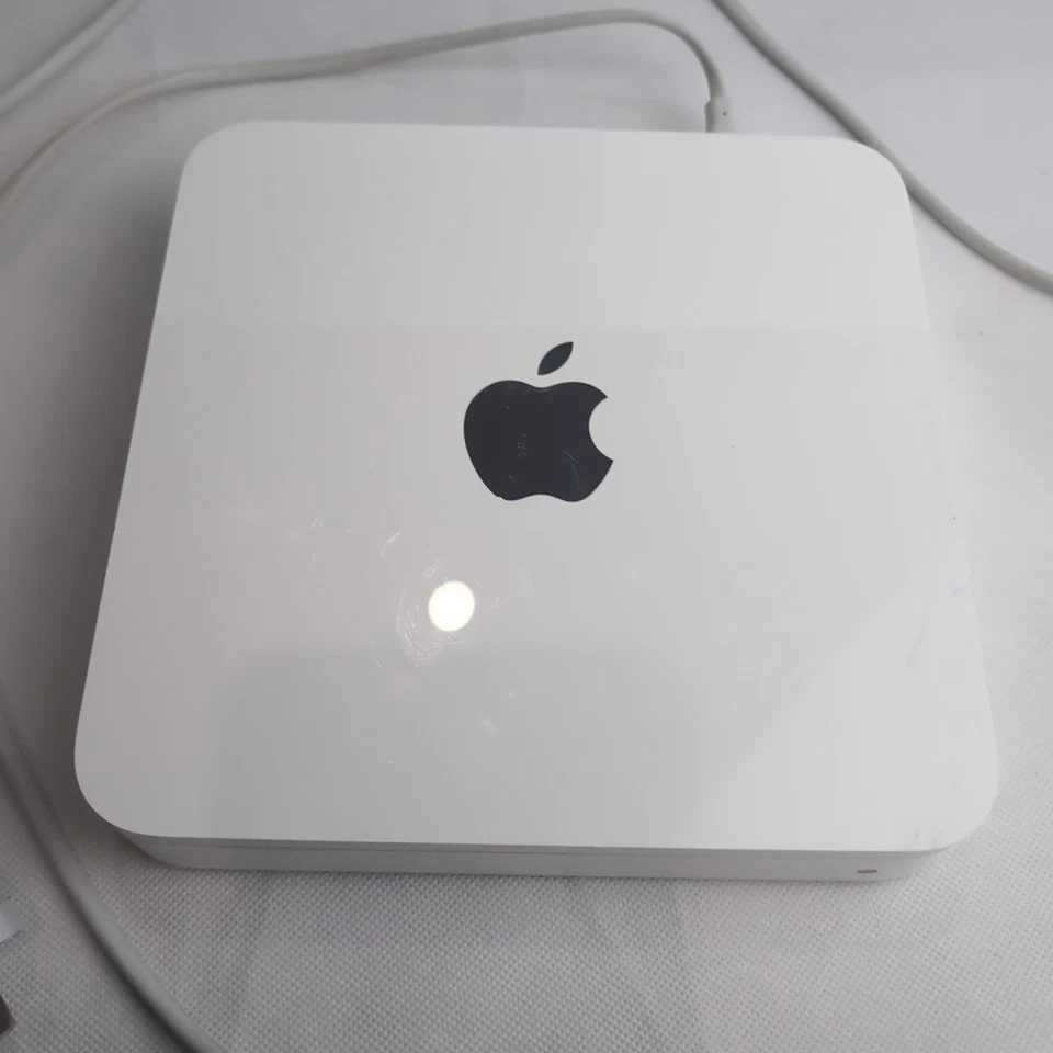 Apple Airport A1409 Time Capsule 3TB Router Wi-Fi Extender & Network Storage - Image 1 of 3