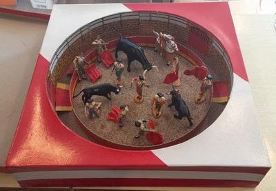 Jeu De Corrida de taureau, Arène En Carton Et figurines tauromachie En Plastique - Photo 1/4