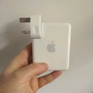 Apple AirPort A1088 Base Station. Apple A1088 AirPort Express Base Station - Afbeelding 1 van 4