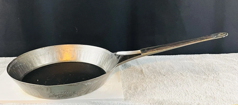 Vintage Cowboy Fry Pan with Long Cold Handle for Outdoor Cooking Camping BBQ - Image 1 of 4