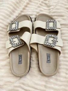 VERA WANG SANDALS SIZE 235 - Picture 1 of 3