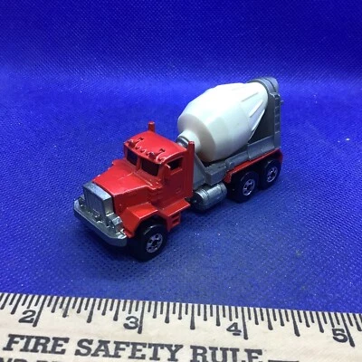 Camión de hormigón Hotwheels Peterbilt 1979 Foto 1 de 4