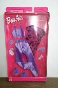 DREAMIN IN THE DAKOTAS FASHION AVENUE BARBIE DOLL OUTFIT 2001 MATTEL 25701 NRFB - Picture 1 of 12