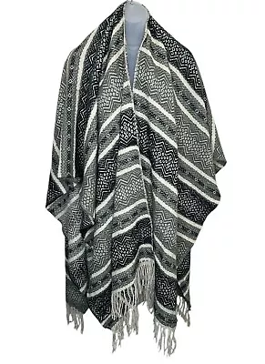 Шаль Torrid один размер черная серая цвета слоновой кости юго-западный принт открытая передняя бахрома - Изображение 1 из 4