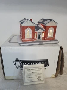 Hawthorne Porchlight Rockwell Navidad en Stockbridge Village The Library Certificado de Autenticidad - Imagen 1 de 11