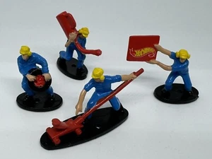 Figuras de goma NOS TYCO 4 Man Pit Crew, ideales para el diseño de pista de tu coche de ranura - Imagen 1 de 1