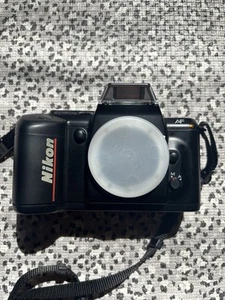 Vintage Nikon F-401 35mm AF SLR Camera Body & Neck Strap & Official Carry Case - Picture 1 of 7