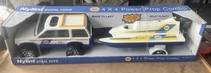1994 NYLINT NAPA 4X4 POWER PROP COMBO SUV & BOOT COMBO SET NEU IN BOX - Bild 1 von 10