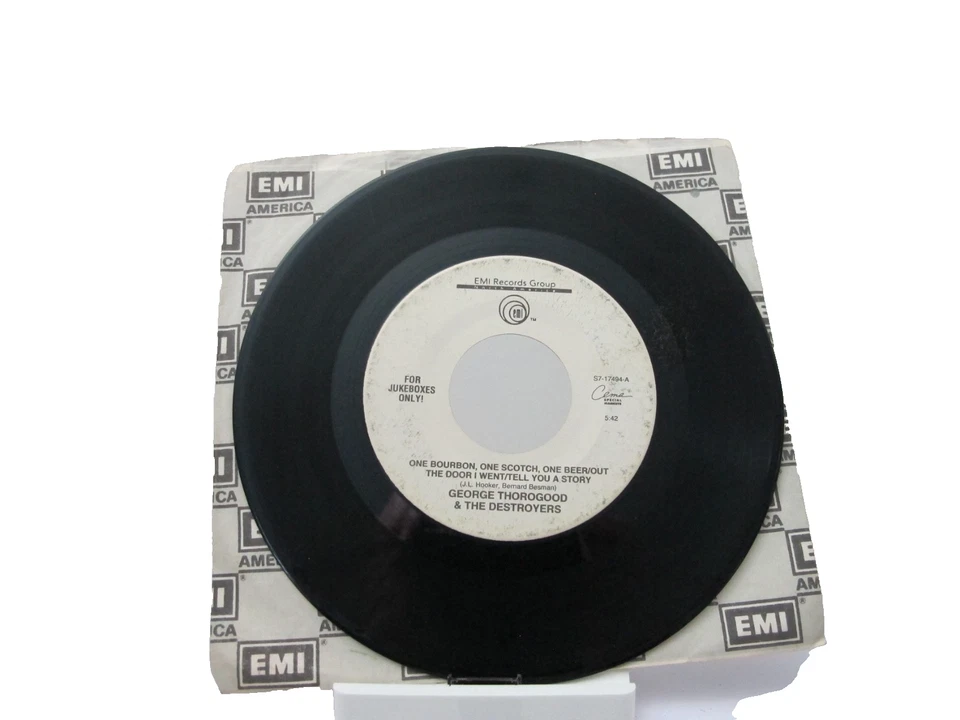 45 RECORD - GEORGE THOROGOOD - ONE BOURBON ONE SCOTCH ONE BEER Foto 1 de 1