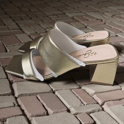 Sandalias de tacón 42 doradas metálicas doradas con punta cuadrada sin cordones para mujer talla 75 Foto 1 de 4
