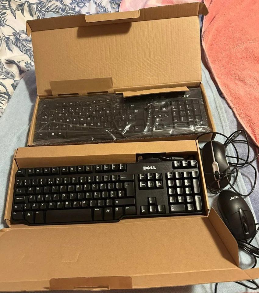 Two brand new boxed wired dell keyboards and two new mouses new unboxed bargain - Image 1 of 1