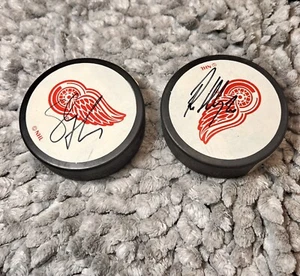 ROBERT LANG & STEVE THOMAS Signed Detroit Red Wings Puck DRW LGRW - Picture 1 of 4