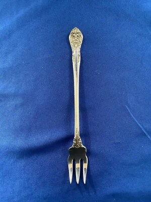 Tenedor de cóctel Gorham King Edward de plata esterlina sin mono Foto 1 de 4