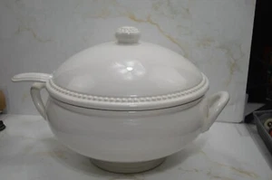 Pearl Soup Tureen by Elios w/ Lid and Ladel Made in Italy Crate & Barrel - Picture 1 of 10