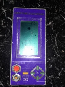 Vintage RARE 1983 TOMY SLIMBOY Spacequartz  5 LC GAME FOR PARTS Or Repair (Read) - Picture 1 of 7