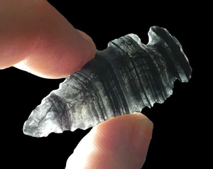 NORTHERN SIDE NOTCH WASHINGTON TRANSLUCENT INDIAN ARROWHEAD ARTIFACT COLLECTIBLE - Picture 1 of 11