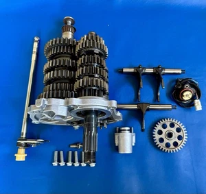 16 2015-2016 ^APRILIA RSV4  TRANSMISSION ASSEMBLY GEARS BOX TRANNY STOCK OEM - Picture 1 of 24