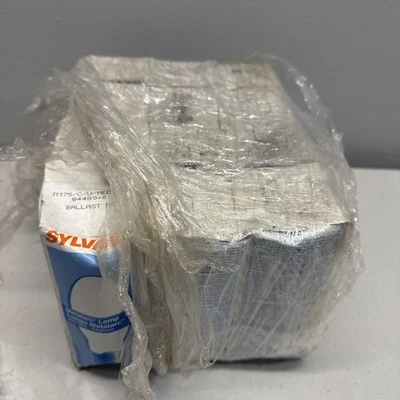 12 Sylvania M175/C/U/MED ED17 175-Watt Coated Halide Lamp Light Bulb 175W M57 - Image 1 of 4