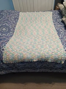 HANDMADE CROCHET SOFT KNIT BABY'S CRIB BLANKET 48X31. - Picture 1 of 2