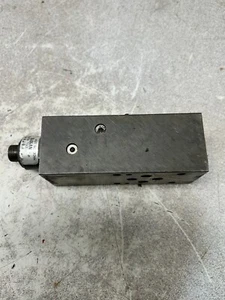USED PARKER Hydraulic Flow Control Valve B10-2-C3A - Picture 1 of 4