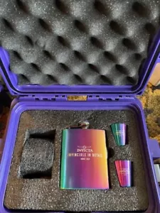 Invicta Limited Edition Flask Set Dive Case - Picture 1 of 4