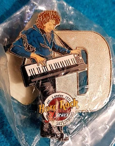 GATLINBURG HRC STEVE WINWOOD MUSICIAN LETTER SERIES D Hard Rock Cafe PINS LE MIP - Picture 1 of 1