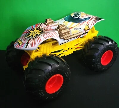 Monster Truck #28 Twin Mill Hotwheels 1:24 Foto 1 de 4