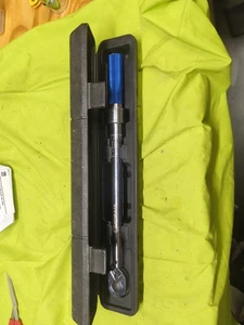 Kobalt 3/8 In. Drive Torque Wrench With Case Item 337333 20 Ft. To 100 Ft. Lbs.  - Bild 1 von 6