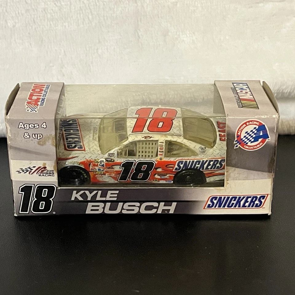 1/64 NASCAR Diecast 2008 Kyle Busch #18 Snickers Racing Toyota acción en caja nuevo Foto 1 de 4