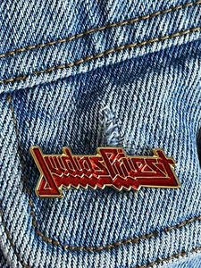 Judas Priester Anstecknadel vergoldet glitzernd rot Emaille - Bild 1 von 6