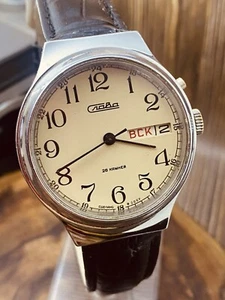 VINTAGE SOVIET RUSSIA USSR WRIST MENS WATCH SLAVA WORKERS RARE #7539 - Picture 1 of 23