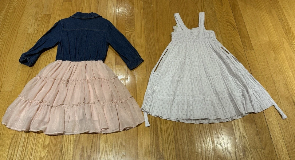 Lote de 2 Vestidos Niñas Talla S 7 Lily Denim Jean/Falda Rosa y Flor Correa Blanca Foto 1 de 4