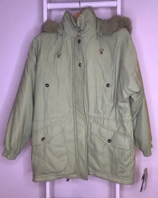 Chaqueta de invierno para mujer L verde relleno de polietileno nueva con etiquetas ribete de piel sintética capucha Ret $220 Foto 1 de 4