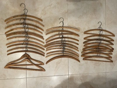 32 perchas publicitarias de madera vintage California, Nueva York, Saskatoon BONITAS Foto 1 de 4