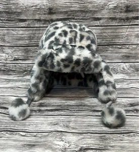 Pottery Barn Teen Faux Fur grey white leopard winter snow hat - Picture 1 of 3