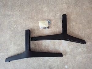 SAMSUNG UN65NU6070F STAND LEGS WITH SCREWS - Picture 1 of 6