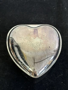Vintage Heart Music Trinket Box Red Velvet Lining Measures 4” - Imagen 1 de 9