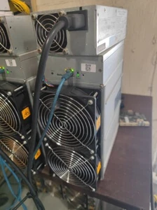Bitmain Antminer Z11 135Ksol/s Equihash miner w/ APW7 or Alphaminer PSU included - Picture 1 of 4
