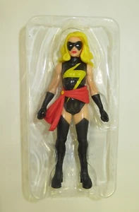 Captain Marvel 3.75 Retro Marvel Legends Figure New Hasbro Carol Danvers Warbird - Picture 1 of 4
