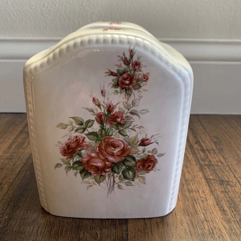 Caja cuadrada con cubierta de pañuelo de cerámica vintage Athena 'Rose Rhapsody'  Foto 1 de 4