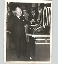 HG MOOCK VP of PLYMOUTH MOTOR COMPANY at Mobile Show NYC 1935 Car Press Photo